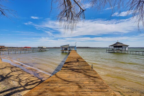 Private Beach & Dock: Home on Eagle Mountain Lake