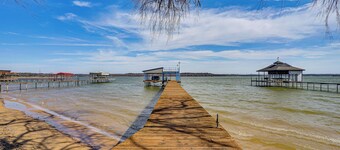 Private Beach & Dock: Home on Eagle Mountain Lake