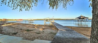 Private Beach & Dock: Home on Eagle Mountain Lake
