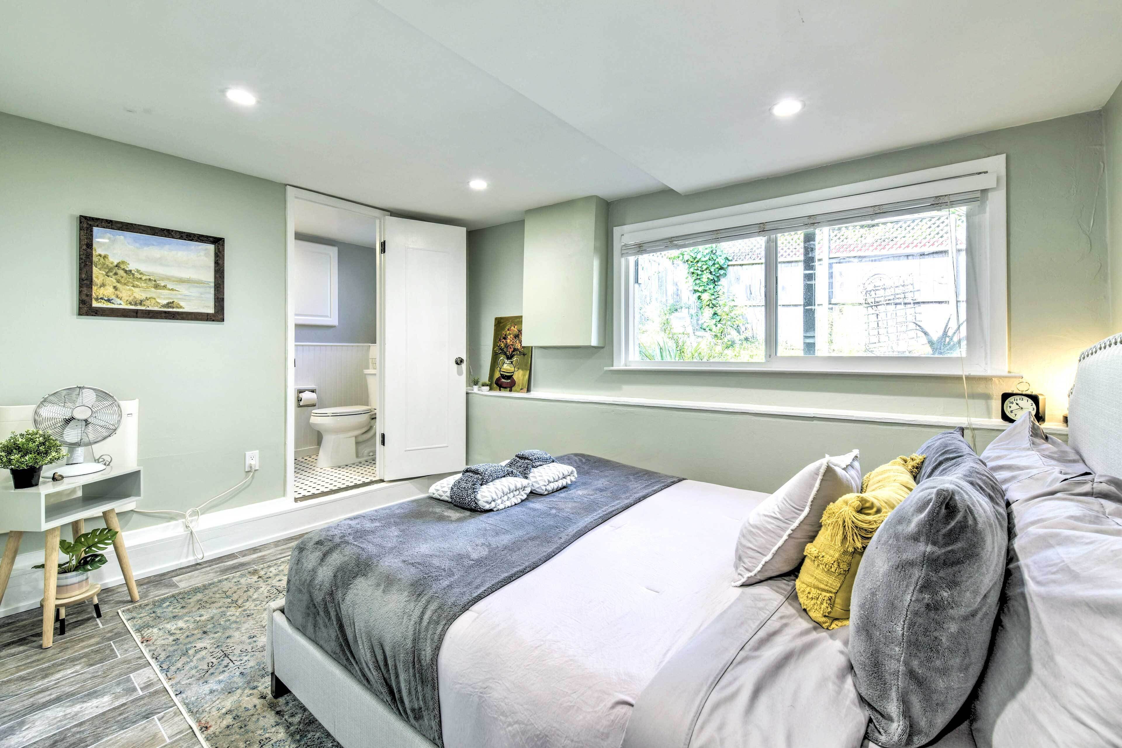 Sun-kissed Mill Valley Escape w/ Mtn Views!