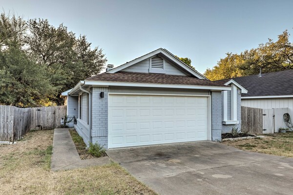 Gorgeous Austin Getaway W/ Fire Pit ~ 8 Mi To Dtwn - Austin, TX