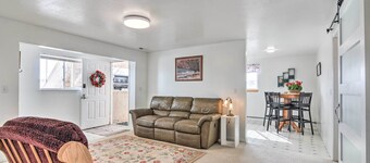 Pet-friendly Aurora House w/ Mountain Views!