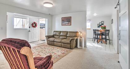 Pet-friendly Aurora House w/ Mountain Views!