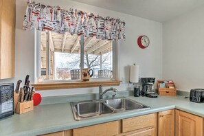 House (2 Bedrooms) | Interior - Pet-friendly Aurora House w/ Mountain Views! (Aurora)