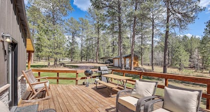 Private Black Hills Home w/ Corral: Horses Welcome