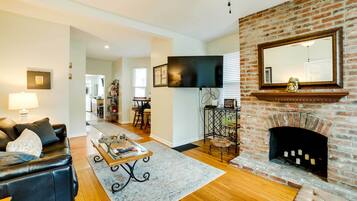 Apartment (2 Bedrooms) | Front of property