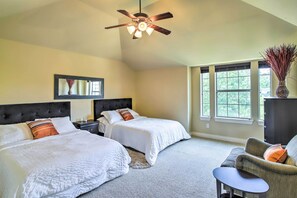 5 bedrooms, iron/ironing board, bed sheets