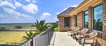 Waterfront Home w/ Boat Dock on Lake Houston!
