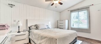 Bright Ann Arbor Home w/ Yard, 3 Mi to U of M