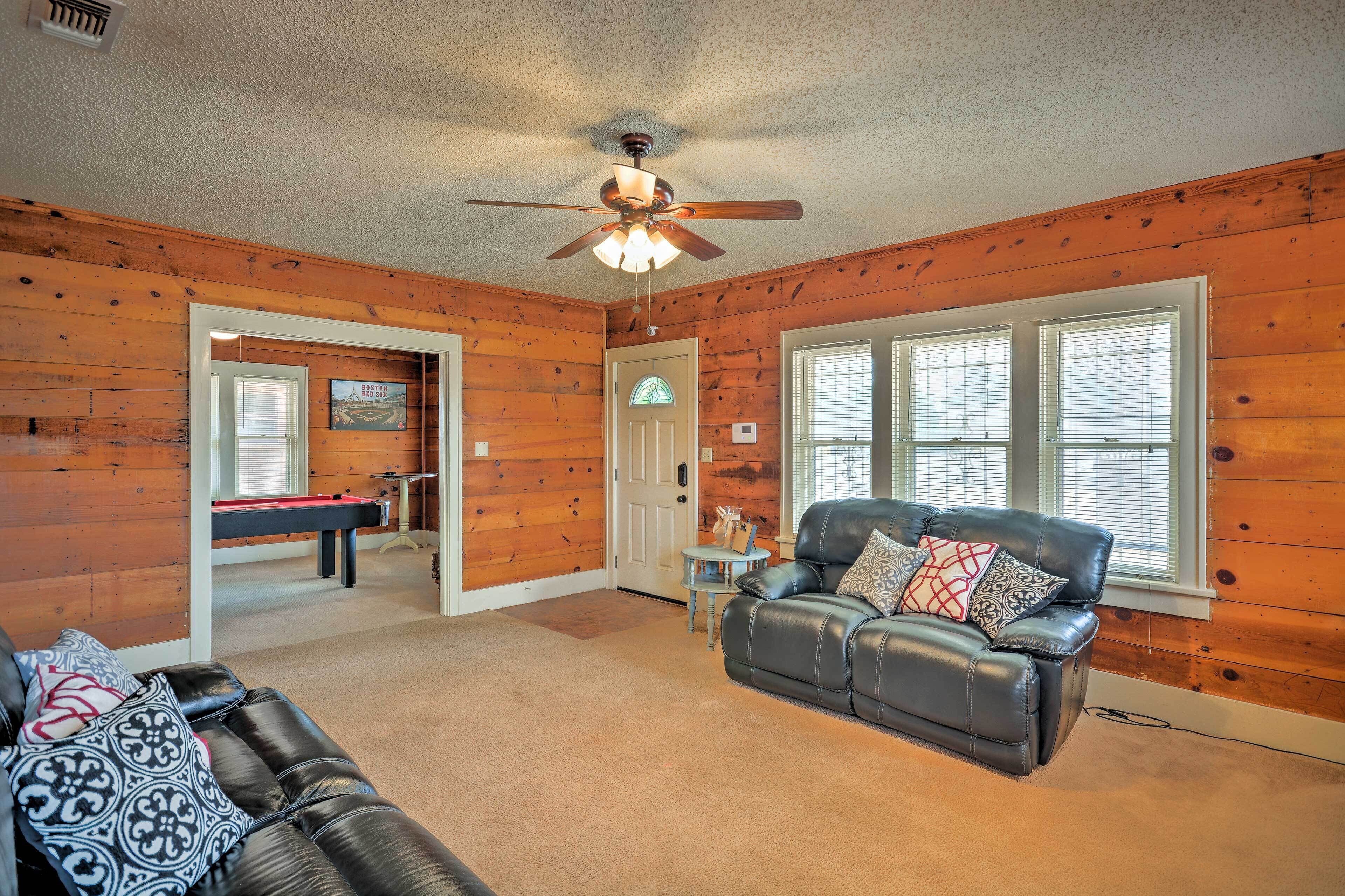 House (3 Bedrooms) | Interior