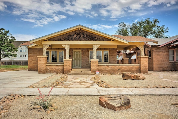 House (3 Bedrooms) | Front of property