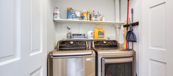 4 Mi to Dtwn: Spacious Suite in Mount Airy