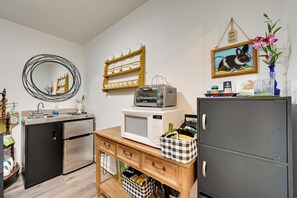 Apartment (3 Bedrooms) | Interior - 4 Mi to Dtwn: Spacious Suite in Mount Airy (Mount Airy)