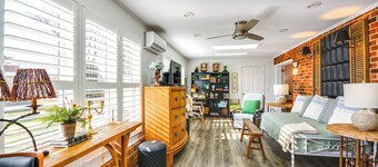 4 Mi to Dtwn: Spacious Suite in Mount Airy