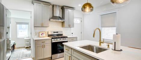 House (4 Bedrooms) | Private kitchen