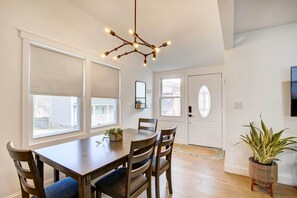 Dining - Hudson Valley Vacation Rental: Near Hiking (Beacon)