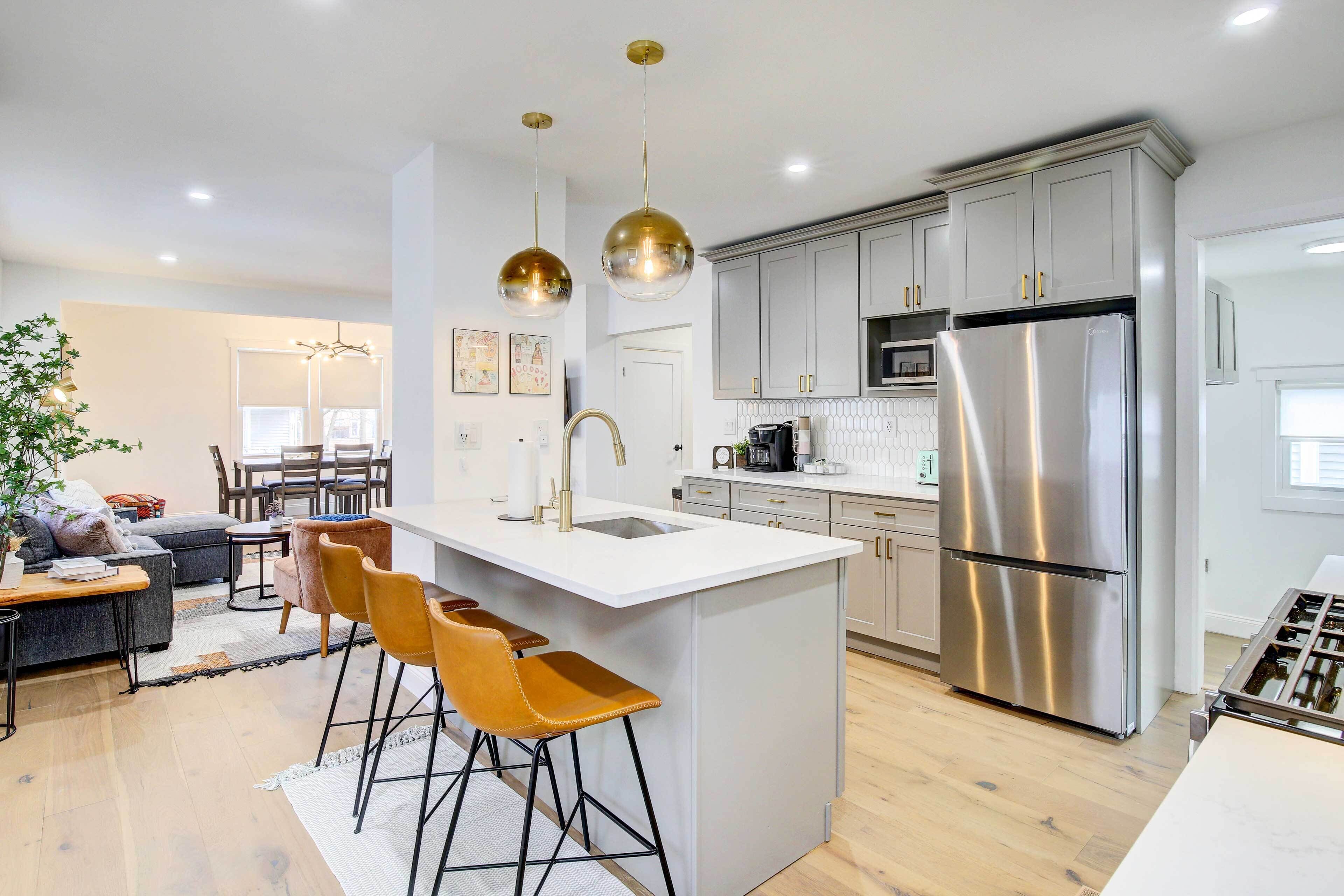 House (4 Bedrooms) | Private kitchen | Microwave, oven, stovetop, dishwasher