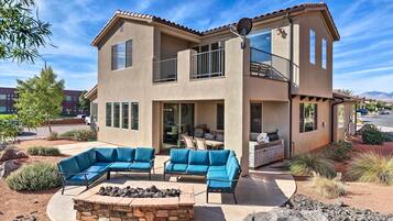 House (4 Bedrooms) | Front of property