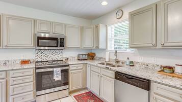 House (2 Bedrooms) | Interior