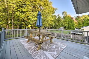 House (3 Bedrooms) | Interior - Updated Home w/ Pool + Deck ~ 2 Mi to Dtwn! (Saratoga Springs)