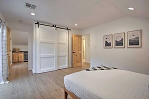 House (3 Bedrooms) | Interior - Medicine Park Cabin w/ Mountain Views! (Medicine Park)