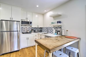 Apartment (1 Bedroom) | Private kitchen | Microwave, oven, stovetop, dishwasher