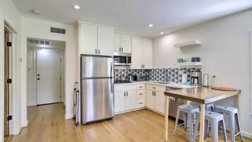 Apartment (1 Bedroom) | Private kitchen | Microwave, oven, stovetop, dishwasher