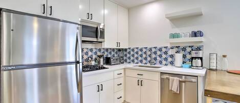 Apartment (1 Bedroom) | Private kitchen