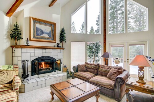 Pet-friendly California Cabin w/ Beach Access