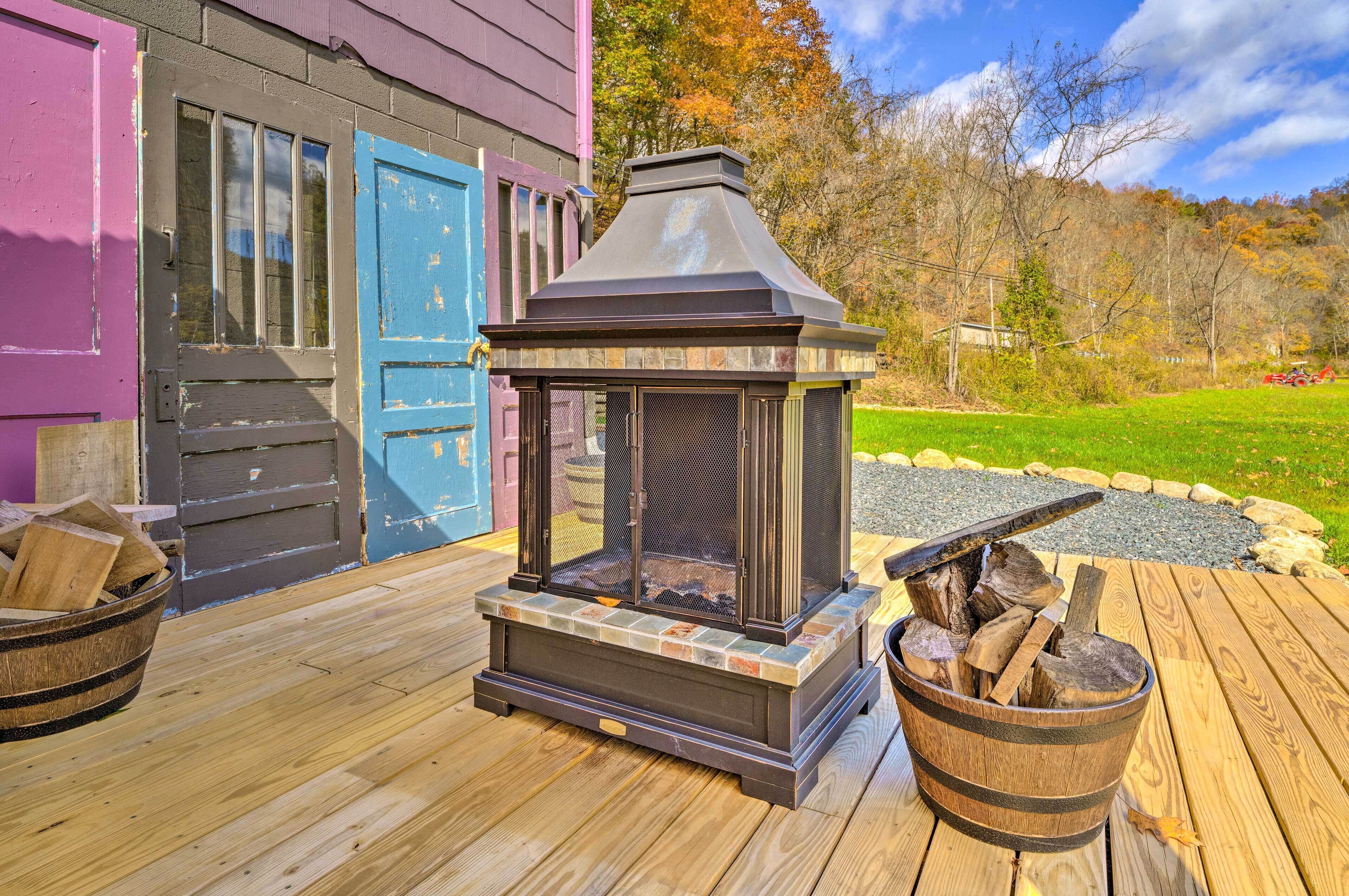Pet-friendly Bakersville Cottage w/ Views!