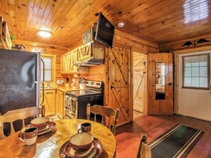 Apartment (0 Bedroom) | Interior - Deck & Hot Tub: Log Cabin Sevierville Studio! (Sevierville)