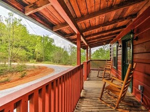 Apartment (0 Bedroom) | Interior - Deck & Hot Tub: Log Cabin Sevierville Studio! (Sevierville)