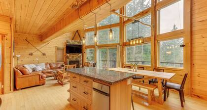 'grizzly Tower' Packwood Cabin w/ Hot Tub!