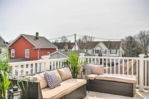 Apartment (1 Bedroom) | Interior - Long Branch Apartment: 1 Mi to Beach, Pier Village (Long Branch)