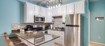 Walk to Beach: Gulfport Retreat w/ Patio