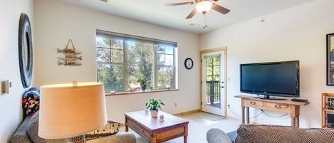 Apartment (2 Bedrooms) | Living area | TV