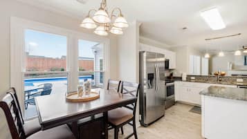 House (5 Bedrooms) | Interior