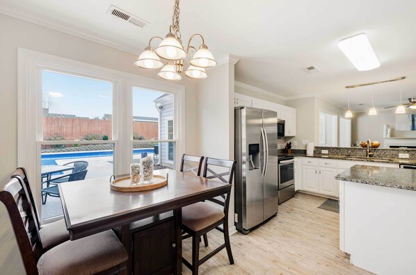 House (5 Bedrooms) | Interior