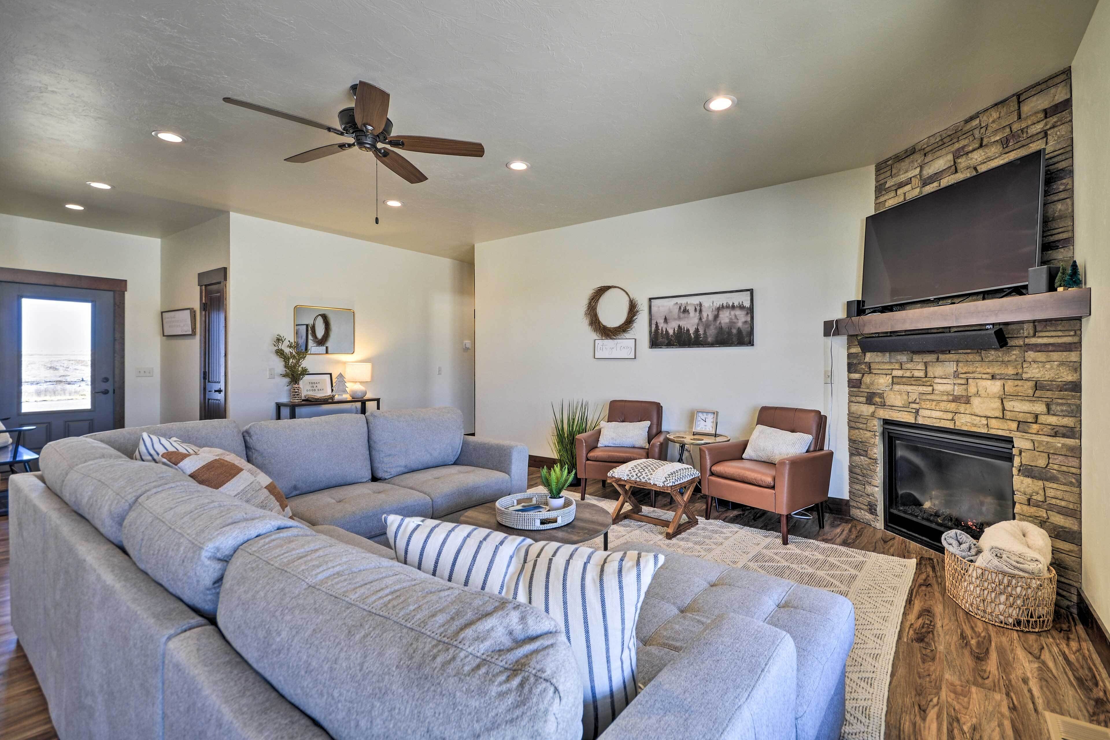 Montana Home w/ Hot Tub, 9 Mi to Red Lodge Mtn!