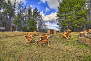 Interior - Peaceful Mountain City Cabin w/ Porch & Fire Pit (Mountain City)