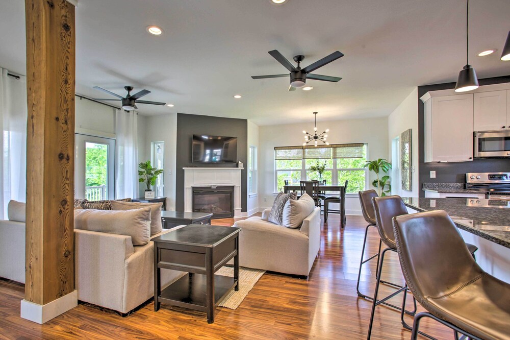 Sleek Waveland Abode w/ Patio, Walk to Beach!