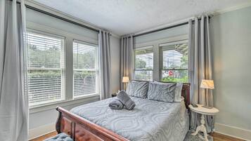 House (2 Bedrooms) | 2 bedrooms, iron/ironing board, bed sheets