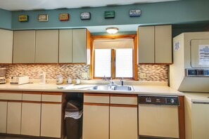 Apartment (2 Bedrooms) | Interior - Old Ocean Beach Apt by Pier + Palace Playland (Old Orchard Beach)
