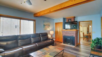 Apartment (2 Bedrooms) | Front of property