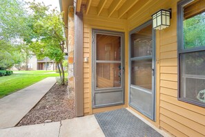 Apartment (1 Bedroom) | Interior - Cozy Wolf Lodge Ski Retreat - 17 Mi. to 3 Resorts! (Eden)