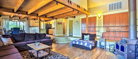 House (3 Bedrooms) | Interior