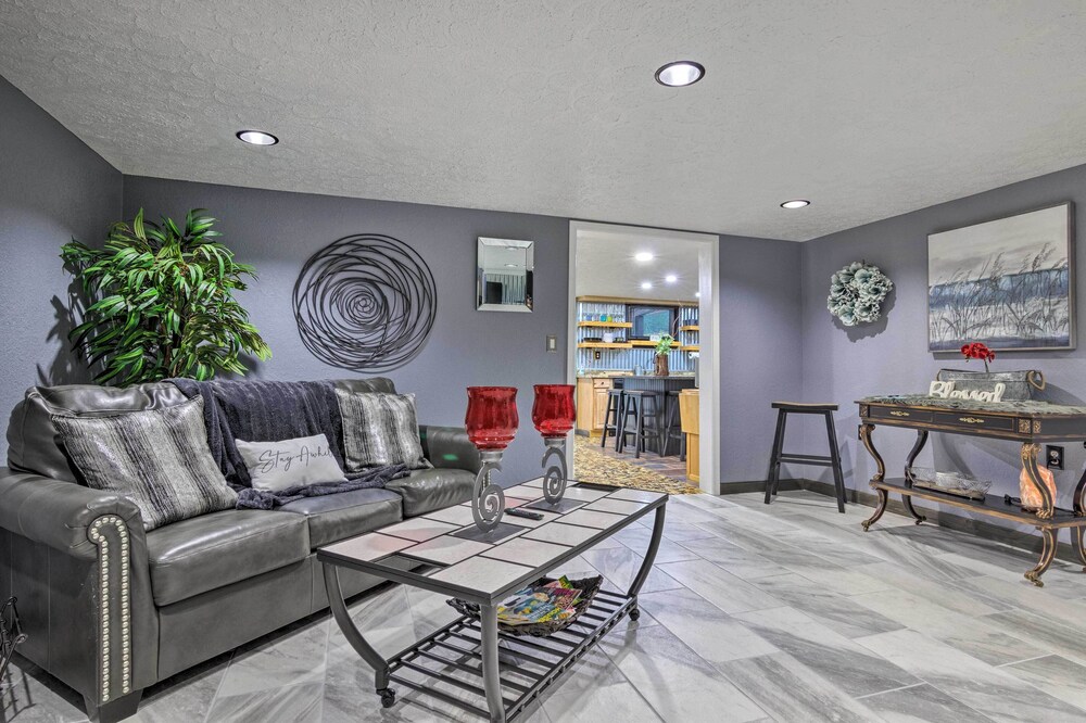 Sleek Hendersonville Home w/ Furnished Patio!