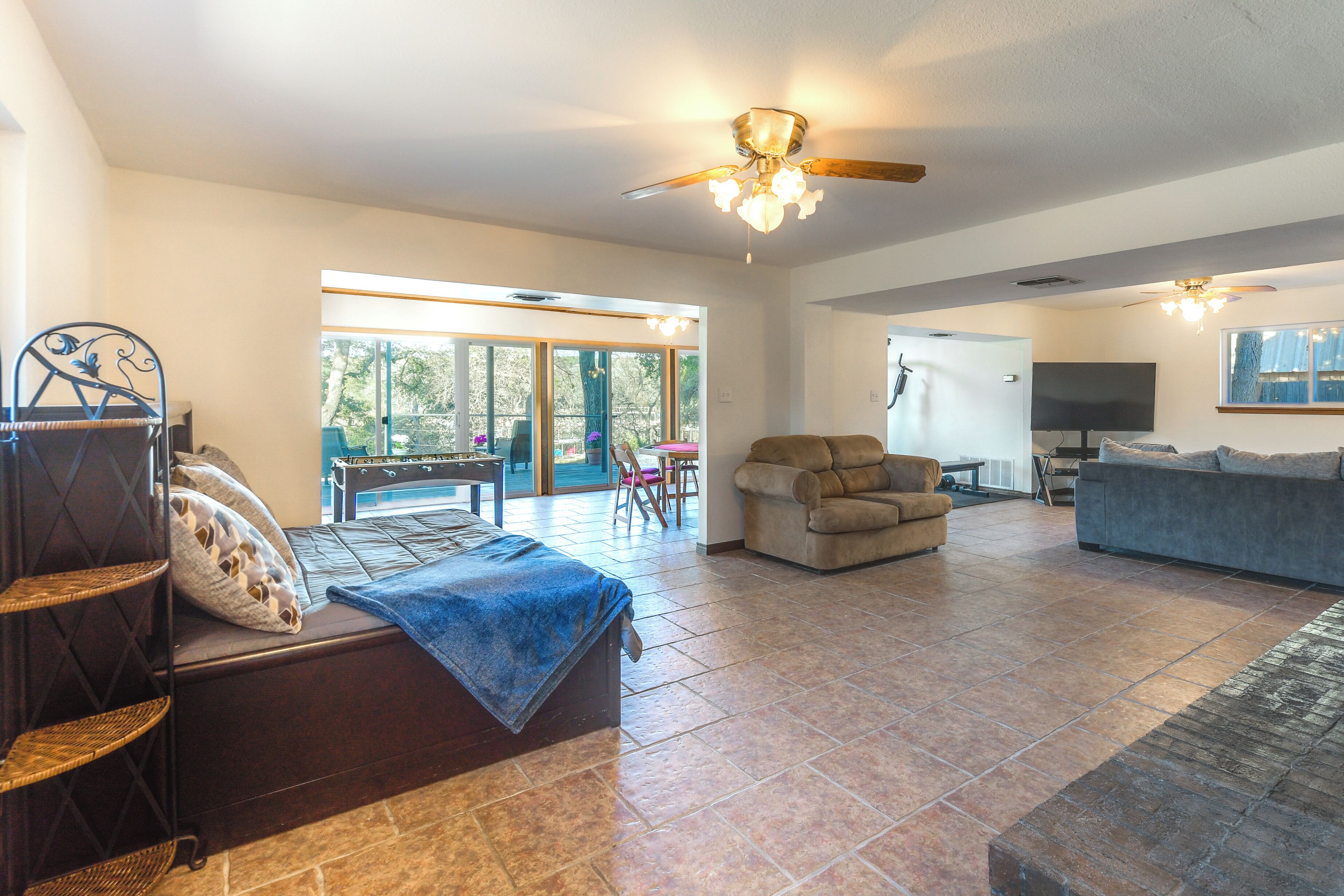 Warm A-frame Cabin w/ Dock on Lake Brownwood!