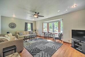 TV, books - Eau Claire Home w/ Fire Pit < 2 Mi to Dtwn! (Eau Claire)