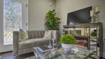 Apartment (1 Bedroom) | Interior